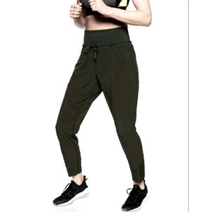 #19 - ATHLETA Black  Spar Pant  #405474